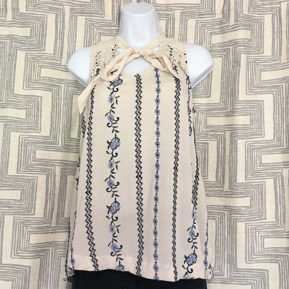 ✨host pick✨ Knox Rose Top - Picture 3 of 7